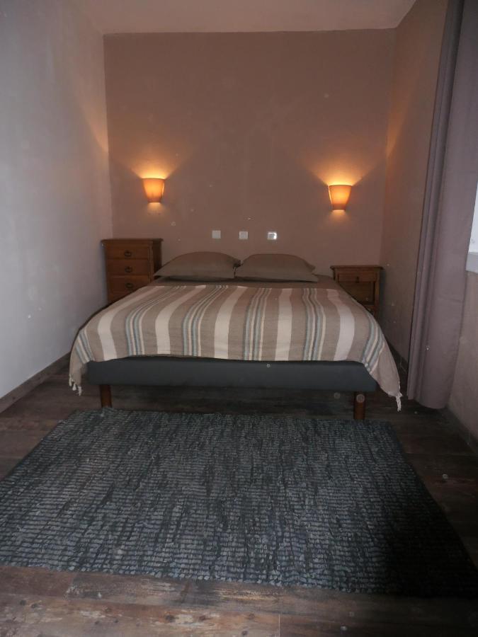 La vallée de Gaïa Bed and Breakfast Saint-Hilaire-de-Lavit Exterior foto